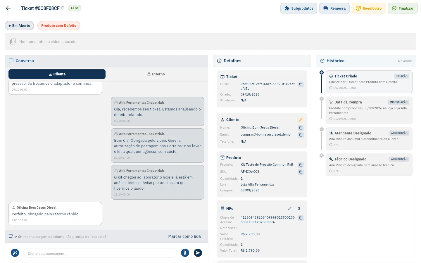Ticket de garantia na Plataforma WT: a conversa com o cliente, os detalhes do produto e da nota fiscal, o histórico com atendente e técnico designados e os botões de subprodutos, remessa, reembolso e finalizar.